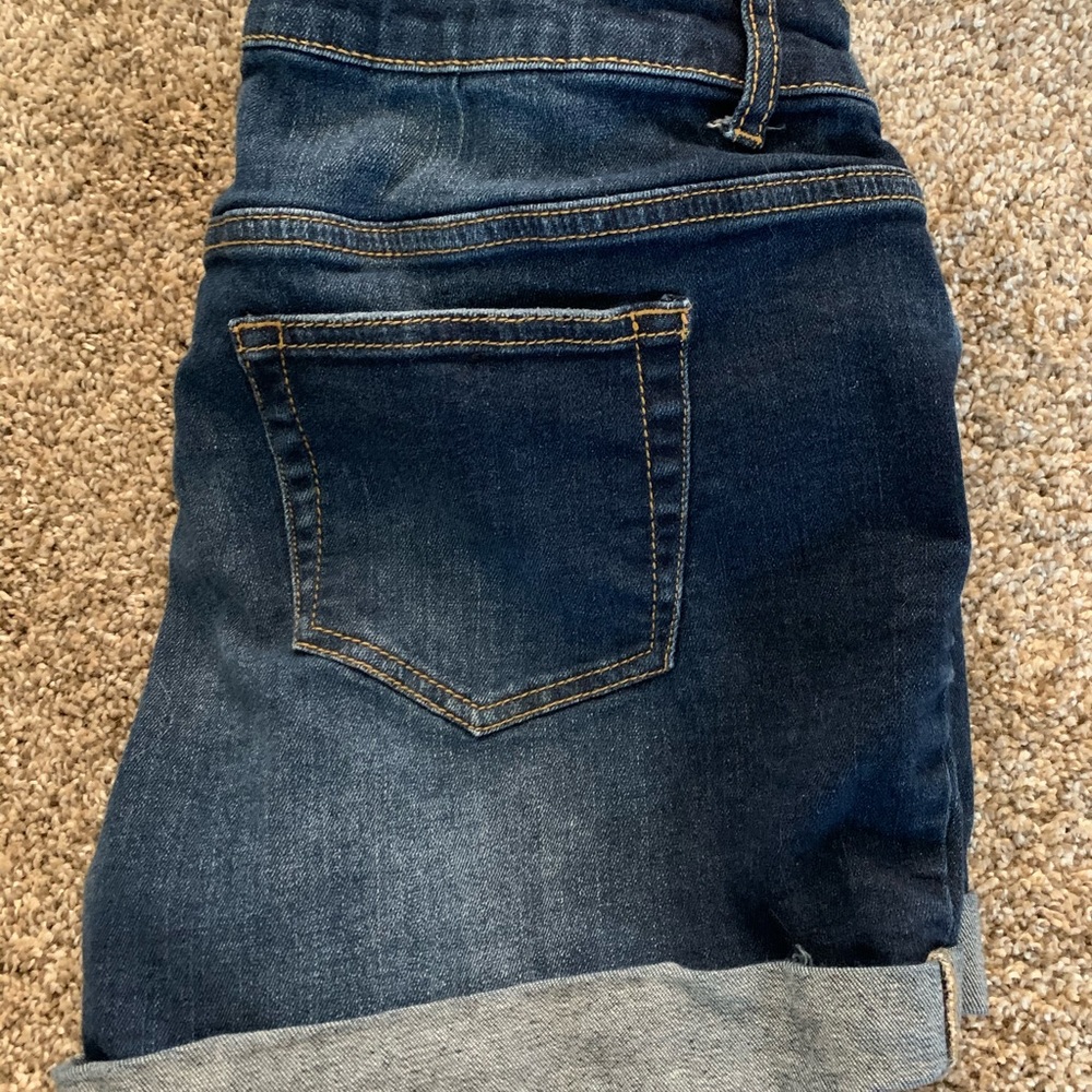 Maternity shorts